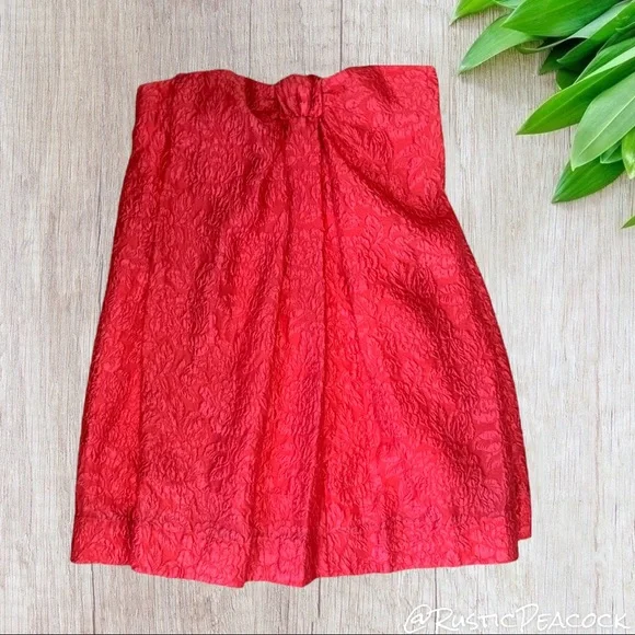 BCBGMAXAZRIA RED FLORAL EMBOSSED STRAPLESS COCKTAIL PARTY DRESS - Picture 5 of 7